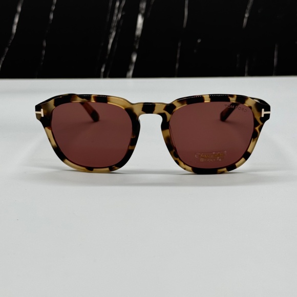 NEW TOM FORD TF931 56S WOMEN SUNGLASSES TOM FORD AVERY FT0931/S
